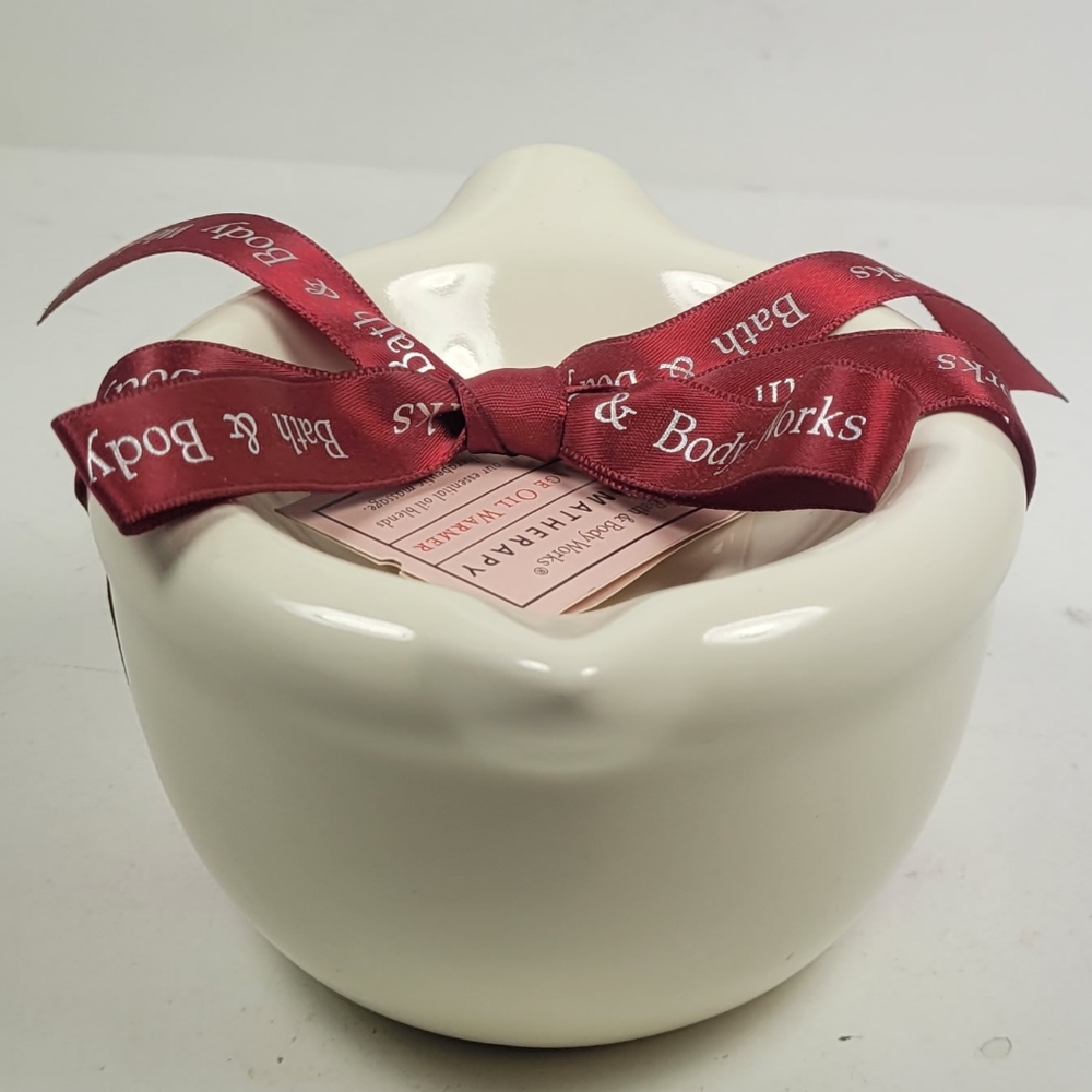 Bath & Body Works White Ceramic Oil Warmer - Picture 5 of 9